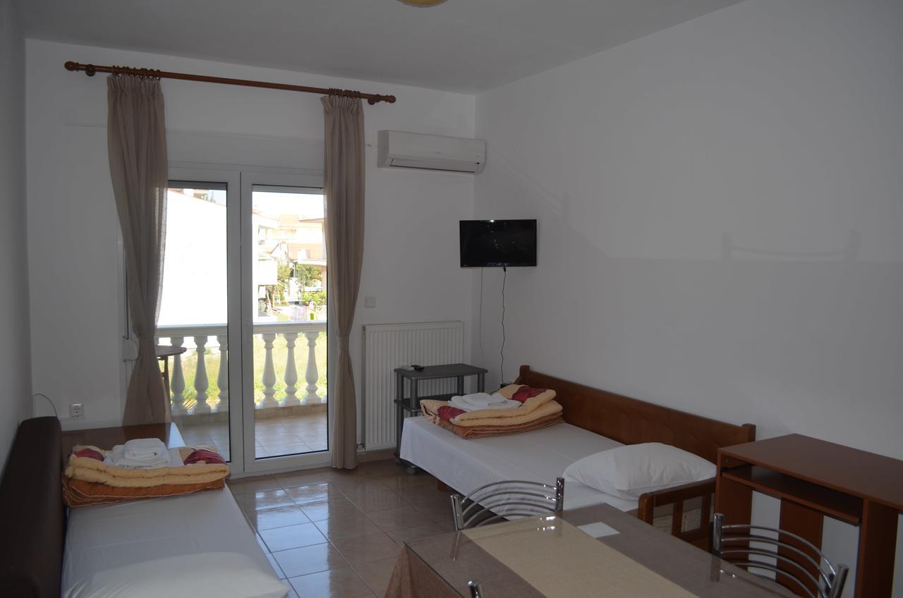 Irini Apartments Keramotí Exterior foto